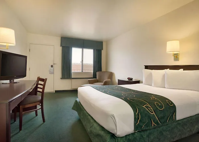 Travelodge By Wyndham Hotel 2*