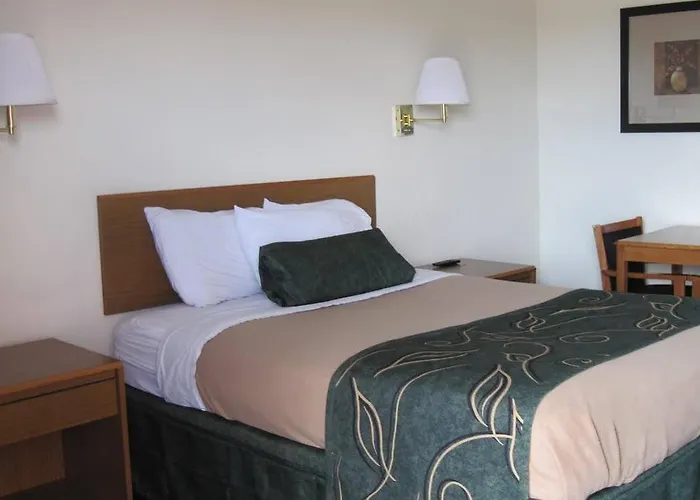 Travelodge By Wyndham Hotel