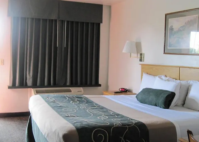 Travelodge By Wyndham Hotel